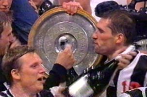 Stefan nimmt einen ordentlichen Schluck