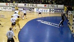 Im ersten Durchgang hatte Braga gro�e Probleme mit der THW-Deckung.