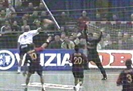 Jacobsen verwandelt zum 11:7.