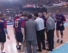 8. Minute, 5:3 f�r den THW, Rivera nimmt eine Auszeit.