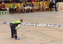 Goran Stojanovic stand gegen den THW alleine auf weiter Flur. Er verlie� in der 21. Minute deprimiert das Tor.