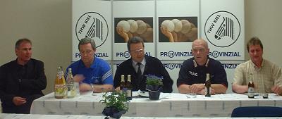 Pressekonferenz. Von links: THW-Manager Schwenker, THW-Trainer Serdarusic, Hallensprecher K�rting, ThSV-Trainer Rost, ThSV-Manager Dr�ge