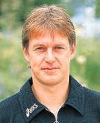 SG-Manager Schm�schke will im Falle eines THW-Sieges in Magdeburg eigenh�ndig ein Fa� Flensburger nach Kiel rollen.