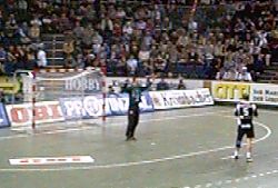 Jacobsen verwandelte den ersten Siebenmeter.