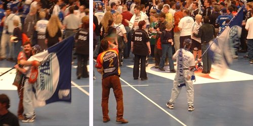 Die morgigen Finalgegner hier noch eintr�chtig nebeneinander: Fans von Magdeburg und Lemgo.