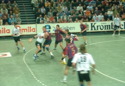 Gerade in der ersten Halbzeit wirbelten schnelle Angriffe des THW die Barca-Abwehr m�chtig durcheinander.