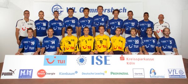 Hinten von links: Trainer Ratka, Kienbaum, Fog, Lapcevic, Yoon, Dragunski, von Behren, Burdet, Narcisse, Physiotherapeut Weiss; Vorne von links: Spatz, Mierzwa, Thys, Ege, Wiechers, Boskailo, Schumacher, Houlet, Ilper