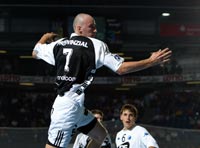 Vid Kavticnik traf bei seinem Ostseehallen-Deb�t viermal.