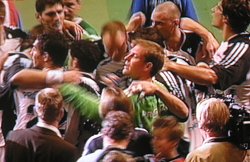 Kieler Jubel �ber den dritten Supercup-Erfolg.