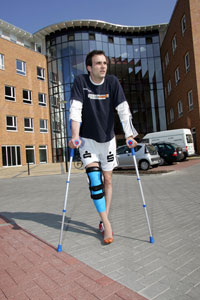 Szilagyi vor dem Mare Klinikum in Kronshagen.