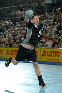 Nicht nur f�r die Strafw�rfe zust�ndig: Mittelmann Stian T�nnesen.