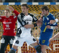 Blitztransfer Andrei Xepkin stand  kompromisslos in der Abwehr.