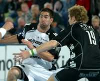 Nikola Karabatc, rechts Oliver Tesch.