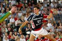 Linksh�nder Alexander Petersson kam aus Gro�wallstadt nach Flensburg.