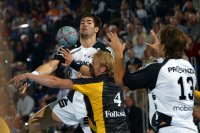 Kann sich am Sonntag wegen seiner Verletzung nicht gegen Nicklas Grundsten durchsetzen: Nikola Karabatic beim Unser Norden-Cup 2005.