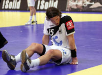 Torsten Jansen am Boden: Dem Linksau�en gelang kein Treffer gegen Spanien.