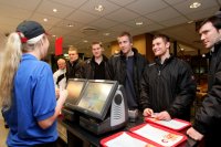 Nach dem Sieg feierten die Deutschen bei McDonald"s.