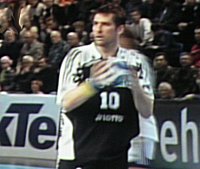 Stefan L�vgren beim Strafwurf.