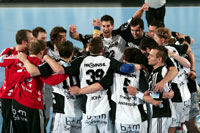 Kollektiver Jubel der Kieler �ber den Halbfinaleinzug.