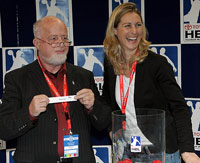 Gl�cksfee Heike L�tzsch zog den THW Kiel als Gegner  des Stralsunder HV.