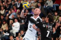 Aggressiver als am Mittwoch wird Stralsunds Deckung - hier Nikolaos Samaras gegen Lundström - am Samstag zu Werke gehen. Aggressiver als am Mittwoch wird Stralsunds Deckung - hier Nikolaos Samaras gegen Lundström - am Samstag zu Werke gehen.