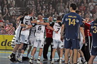 Jubel bei den Zebras: Zum dritten Mal hintereinander hat der THW Kiel das Halbfinale der Champions League erreicht.