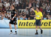 Oliver Roggisch sah nach seiner dritten Zeitstrafe in der 48. Minute die Rote Karte.