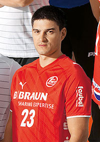 R�ckraumspieler Nenad Vuckovic ist Goalgetter und Regisseur in einem.