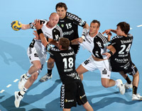 Kampf pur: Die Deckung der Rhein-Neckar L�wen war schwer zu knacken.