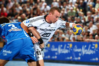 Christian Zeitz verl�dt Ferenc Ilyes.