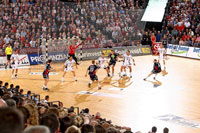 �ber die linke Seite mit Lasse Boesen und Anders Eggert ging  in der ersten Halbzeit sehr viel Gefahr aus.