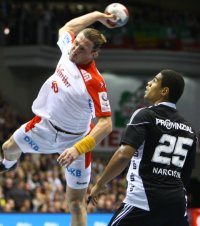 Daniel Narcisse hat hier gegen Fabian van Olphen das Nachsehen.