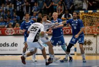 Z�hes Ringen: Daniel Narcisse und Marcus Ahlm hatten gegen den VfL einen harten Arbeitstag.