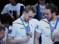 Freude �ber den Titel: Rene Toft Hansen (links) mit seinem Bruder Henrik.