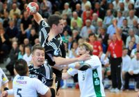 Die Partie in G�ppingen war ein hartes St�ck Arbeit - auch f�r Kim Andersson, der sich hier durchsetzt.