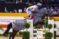 Sieger im "Zebra"-Outfit: Philip R�ping.