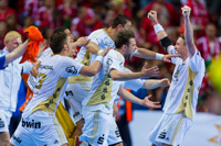 Schwarz-wei�er Jubel auf dem Parkett nach dem Schlusspfiff.