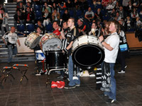 Auch die Trommler waren mit dabei und sorgten f�r Stimmung.