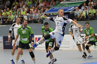 Mit Toft Hansens Treffern kurz vor und kurz nach dem Pausenpfiff entschied der THW die Partie.