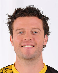 Rechtsau�en Guillaume Joli kassierte am Sonntag die rote Karte nach einem Kopftreffer gegen Johan Sj�strand.