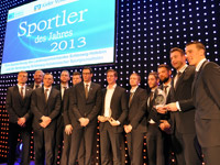 Der THW Kiel ist Schleswig-Holsteins Mannschaft des Jahres 2013. Inmitten der "Zebras" Ruderer Max Munski, Sportler des Jahres.