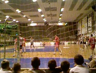 [Bild: THW im Angriff