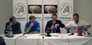 [Bild: Pressekonferenz]