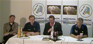 [Bild: Pressekonferenz]