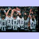 Das schwarz-wei�e Bollwerk steht.