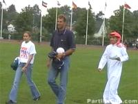 Max er�ffnete den Partille-Cup.