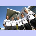 Fotosession 2003: Die Neuen: Ahlm, Pungartnik, Wagner, Zeitz und Boquist.
