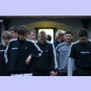 Trainingslager 2005: H�ngende K�pfe kurz nach sechs vor dem morgendlichen Waldlauf rund um den M�hlenteich.