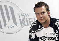 Viktor Szilagyi: "Im Dezember  stehen f�r uns die Kracher-Spiele an. Dann will ich der  Mannschaft unbedingt wieder helfen k�nnen."