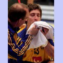 EM 2008: HUN-SWE: Marcus Ahlm wird behandelt.